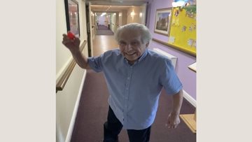 Hole in one for Resident Roy at Oldham care home